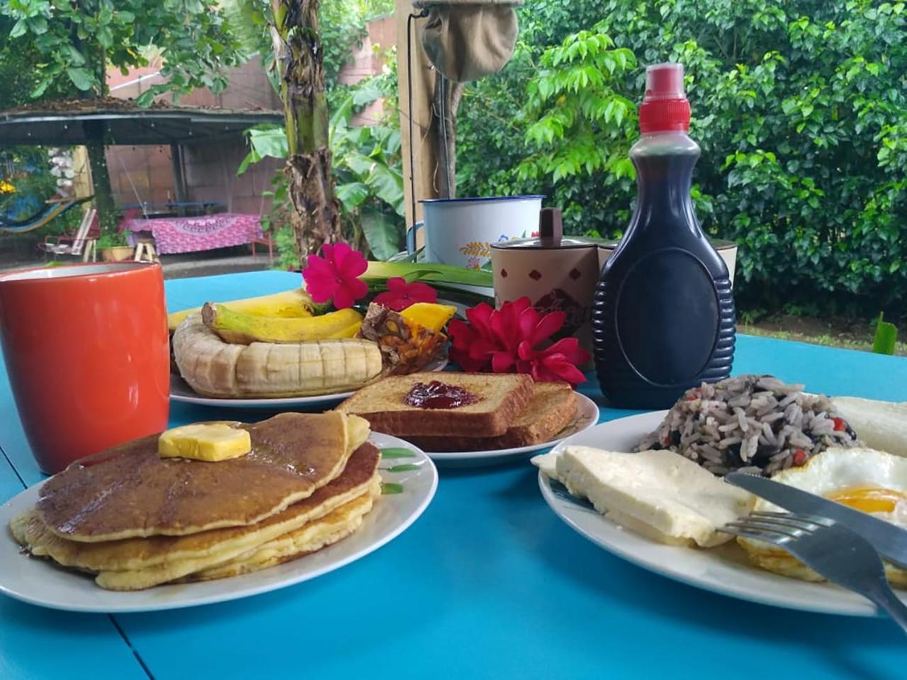 Wood House Hostel La Fortuna المظهر الخارجي الصورة